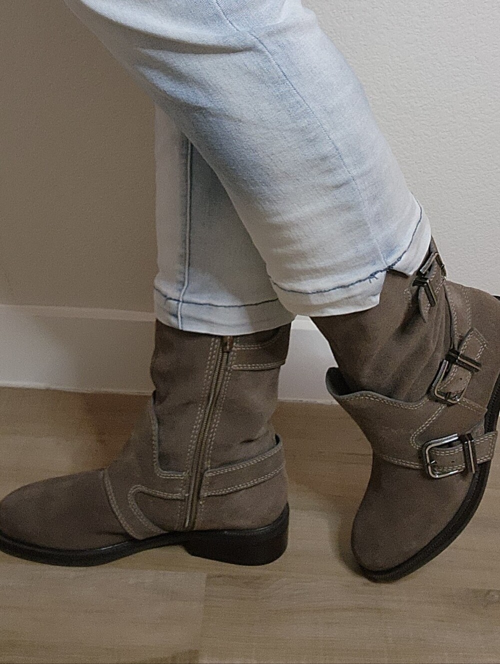 BRAND NEW Vince Camuto "Barretta" Suede Mid-High Moto Boots NWOT Size 6.5